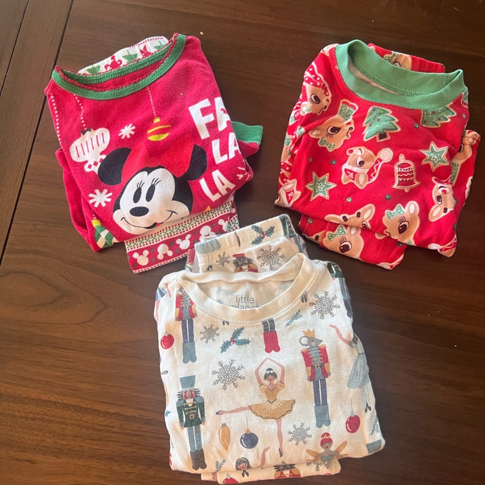 18-2T Christmas pajama set bundle